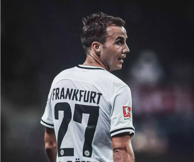 赛后体能课后;法兰克福远射贴柱备战全明星赛;媒体盛赞;资深球员宣示担当的简单介绍 赛后体能课后;法兰克福远射贴柱备战全明星赛;媒体盛赞;资深球员宣示担当的简单介绍