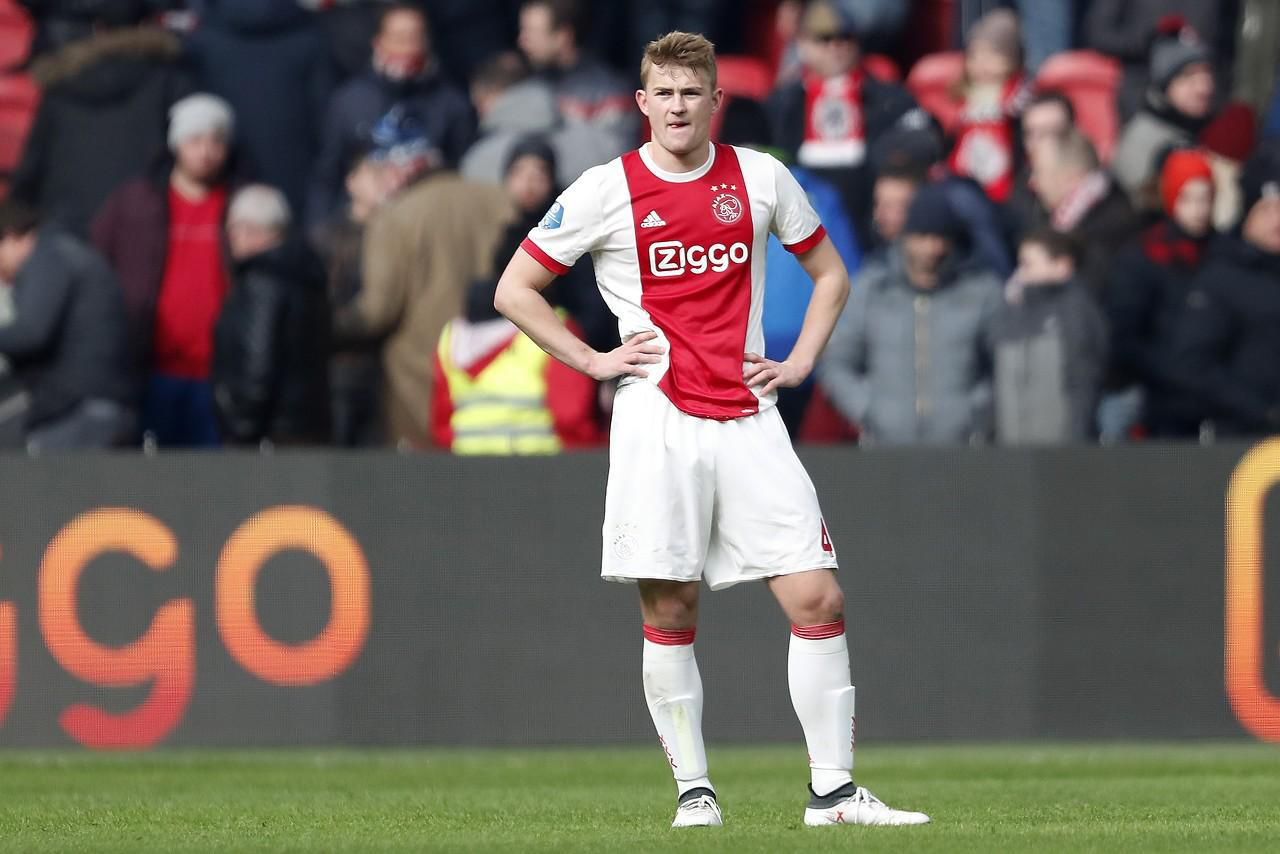 包含国际比赛日阿贾克斯调整名单以备欧冠,完成体检环节打磨,管理层满意,更衣室氛围转暖的词条 包含国际比赛日阿贾克斯调整名单以备欧冠,完成体检环节打磨,管理层满意,更衣室氛围转暖的词条