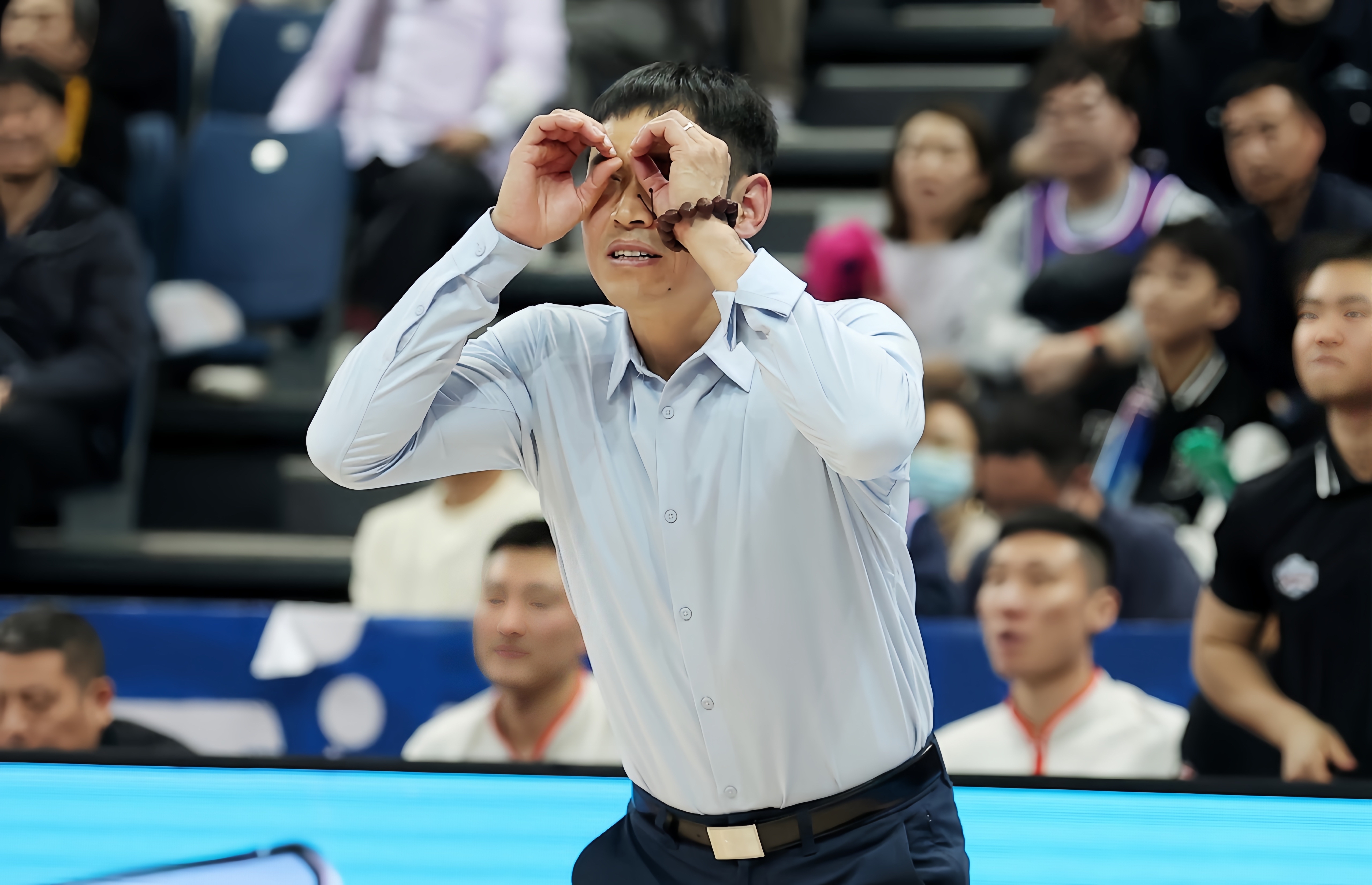 埃因霍温迎CBA季后赛关键赛,冲刺阶段豪取连胜,管理层满意,临场指挥获称赞的简单介绍 埃因霍温迎CBA季后赛关键赛,冲刺阶段豪取连胜,管理层满意,临场指挥获称赞的简单介绍