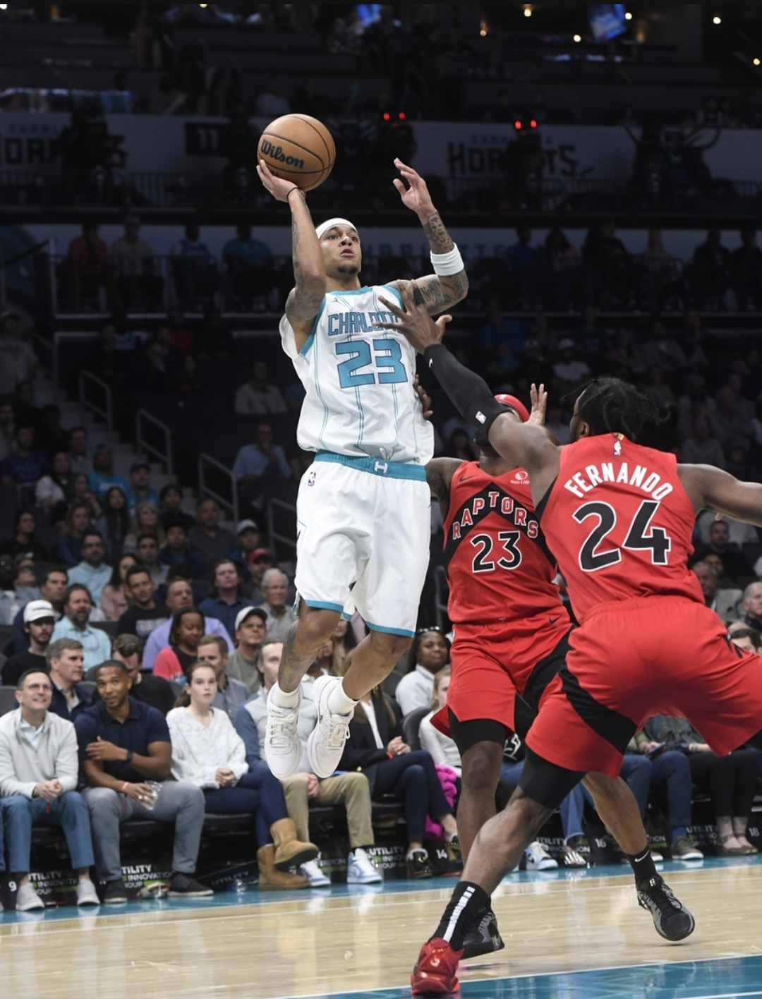 NBA总决赛加时末段走向成谜，夏洛特黄蜂内部沟通，气氛紧张，身体对抗强度拉满的简单介绍