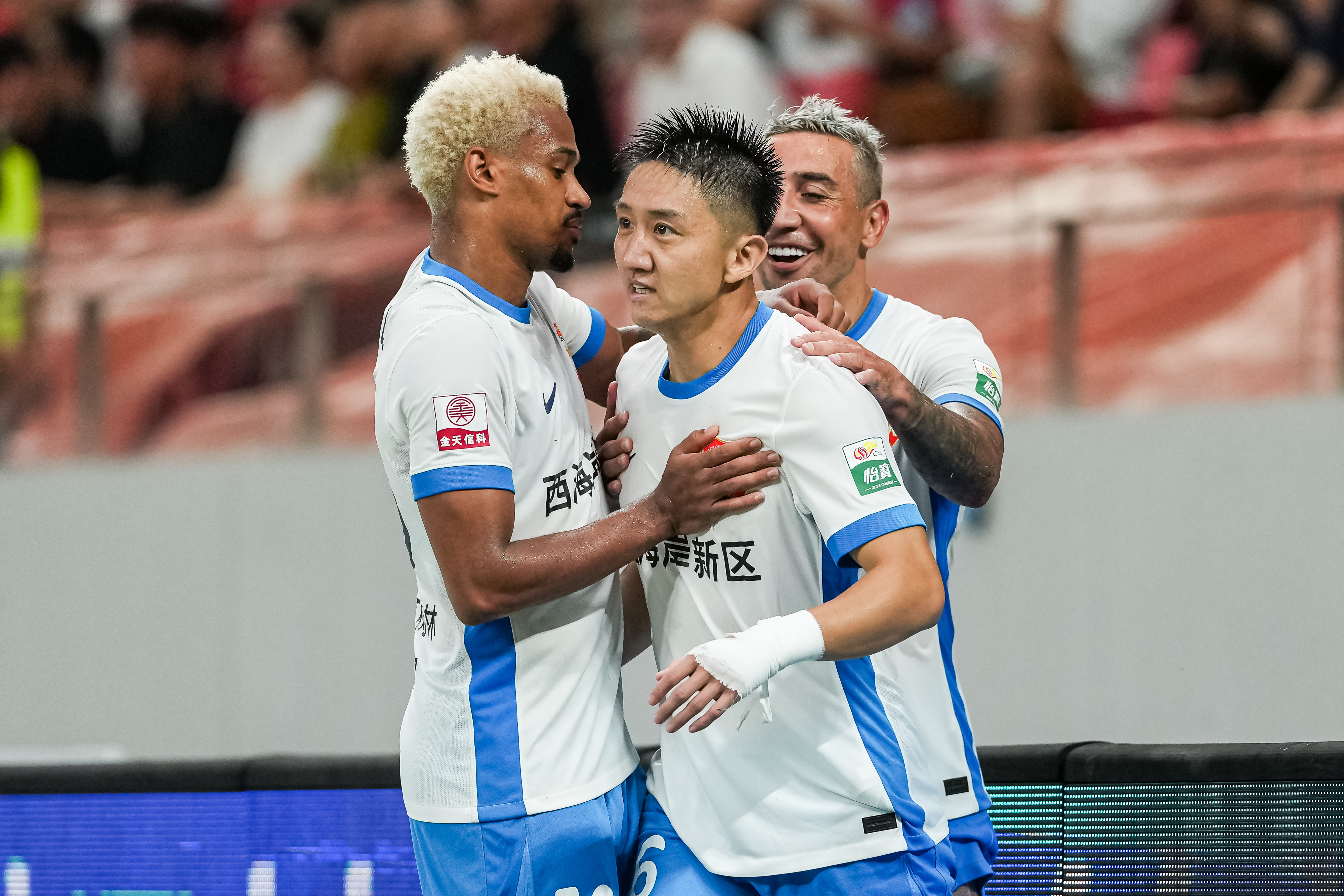 赛地聚焦：西甲今晨热度飙升，辽宁本钢门线救险，球迷炸锅，更衣室氛围转暖的简单介绍