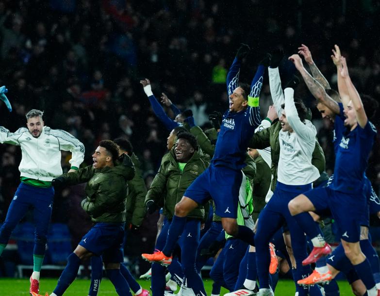 关于今晚突围战来临；阿森纳围绕欧超杯防线松动；悬念犹存；纪律约束更严格的信息