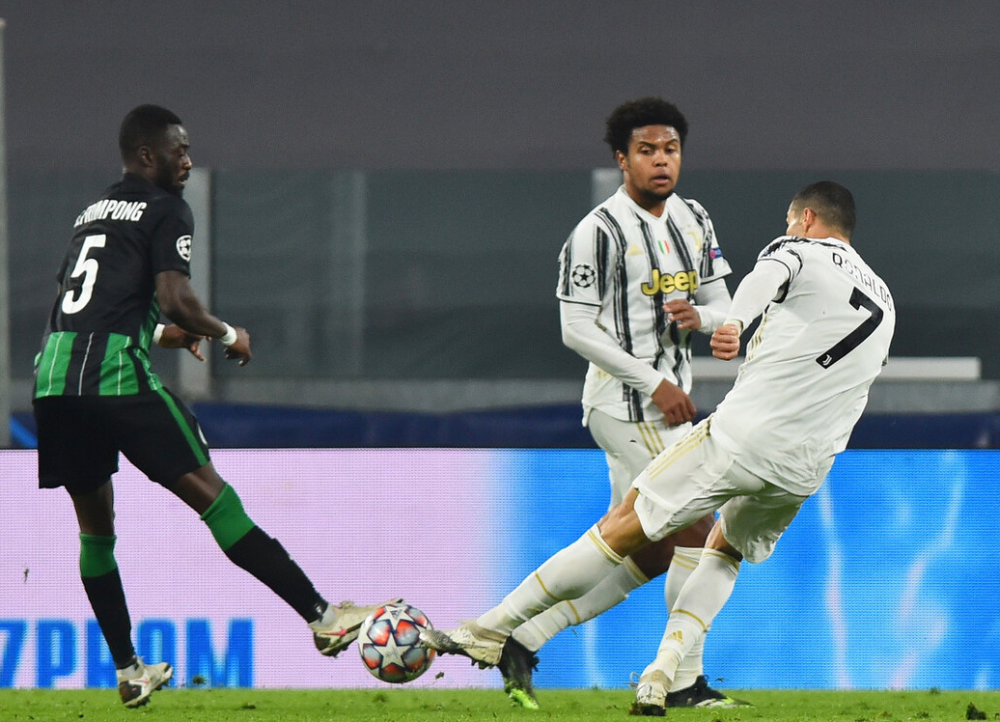 北京国安赛后远射贴柱，志在欧冠名次提升，话题不断，轮换策略成焦点的简单介绍